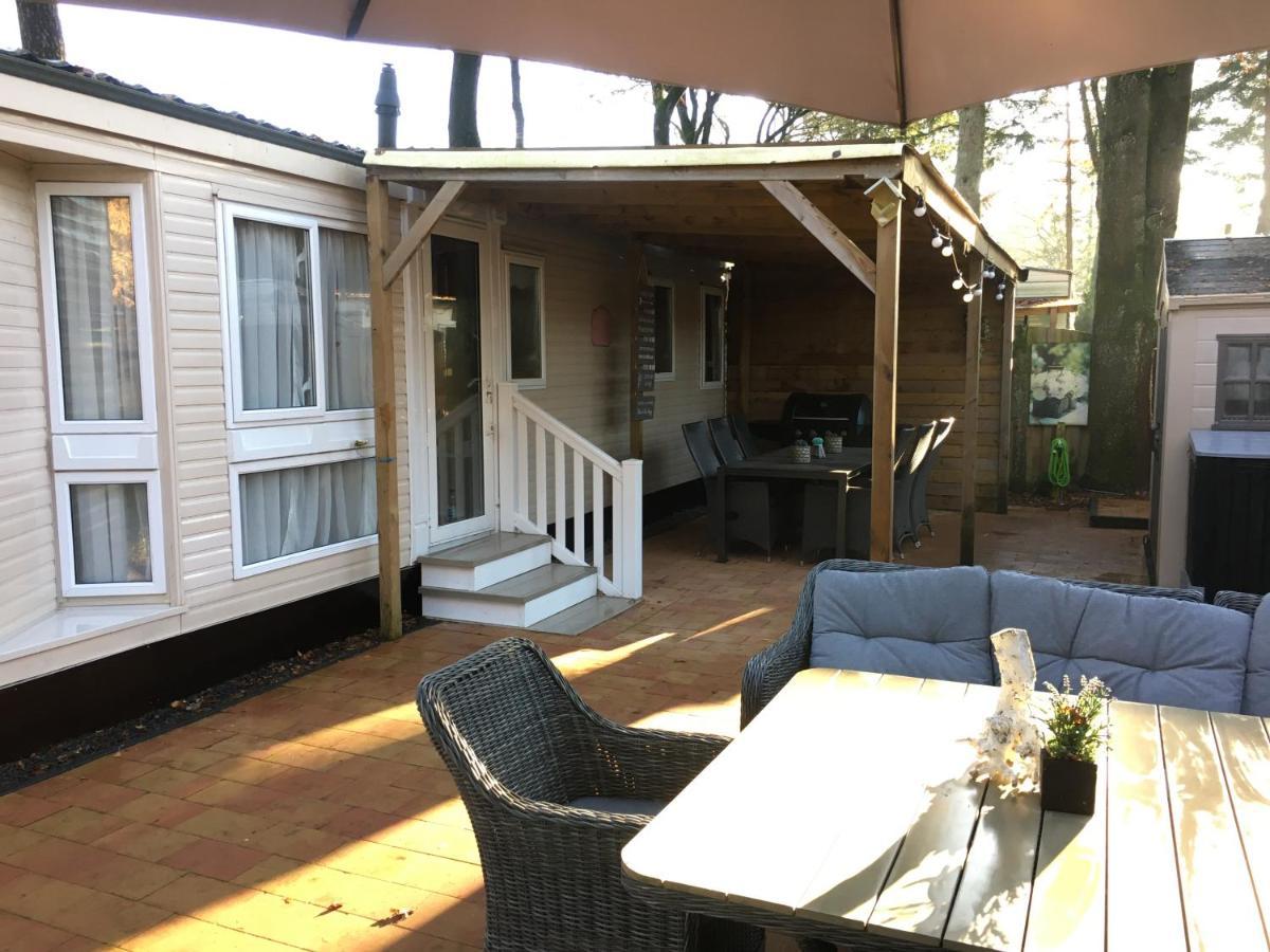 Prachtige Luxe Chalet Op De Veluwe Nabij Hoenderloo Luaran gambar